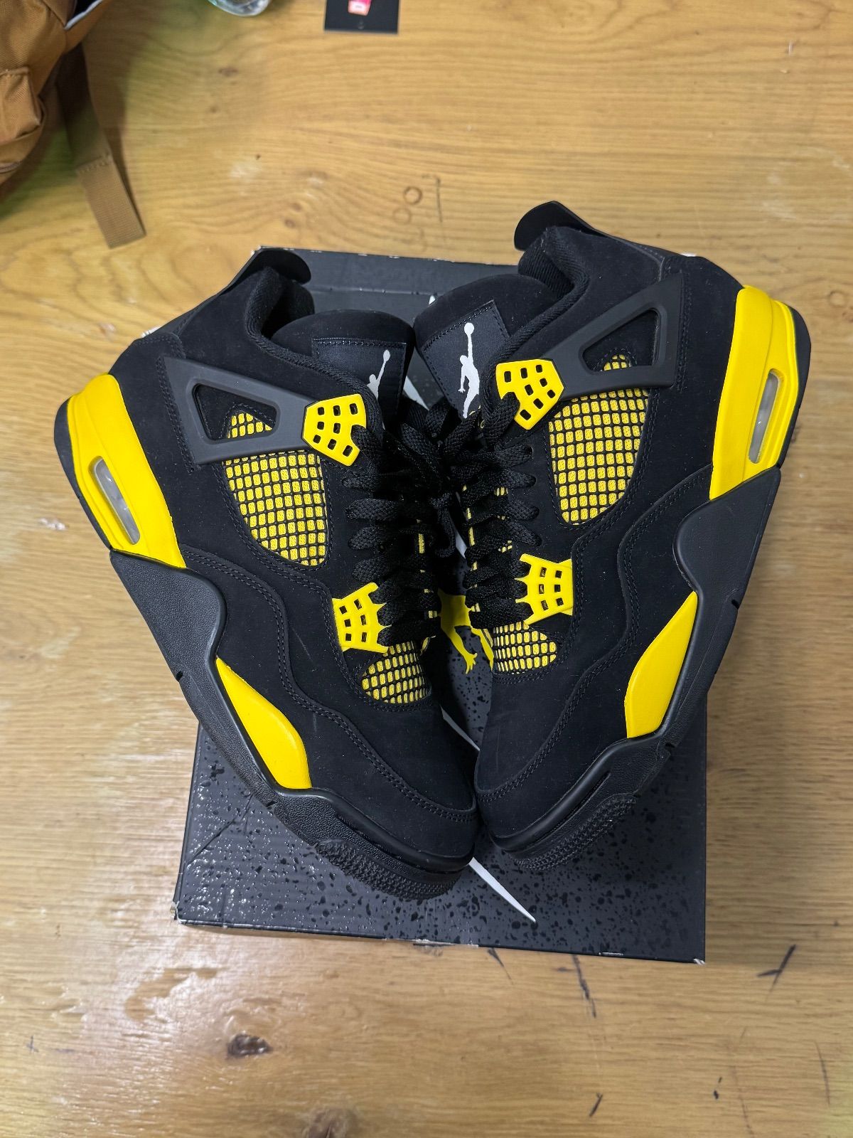 Jordan 4 Retro Thunder (2023) - Pre-Owned