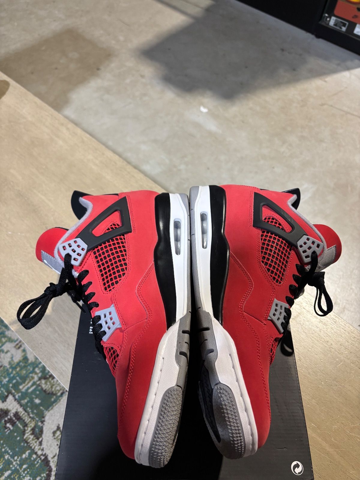 Jordan 4 Retro Toro Bravo (2026) - Pre-Owned (Damaged Box)