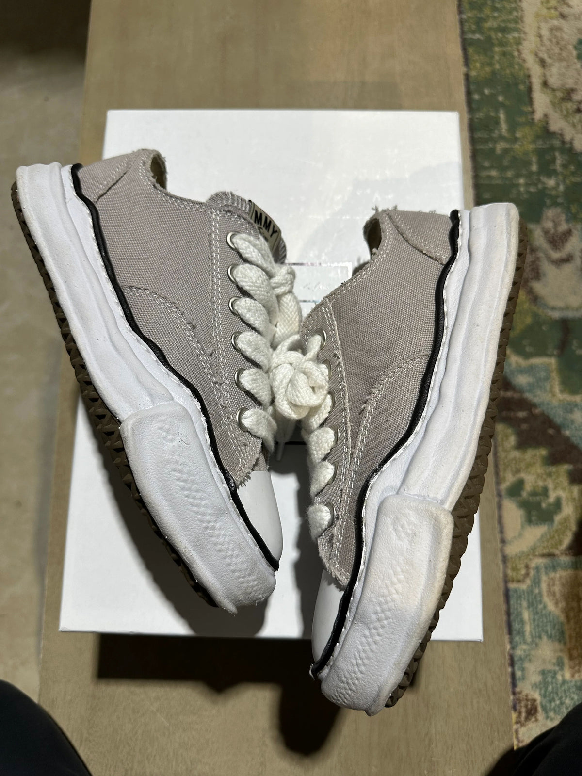 Maison Mihara Peterson Grey/White Used Sz 5 - Pre-Owned