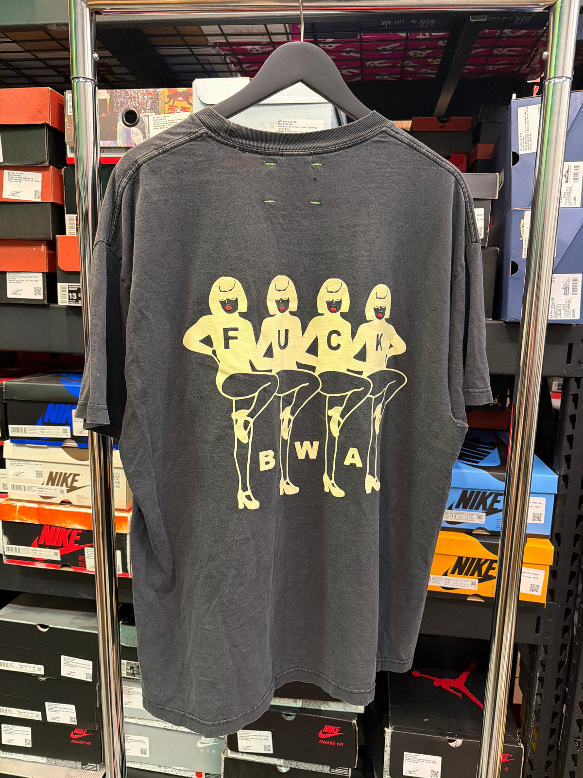 Better With Age Kiss Me Tee Sz Xl - Pre-Owned