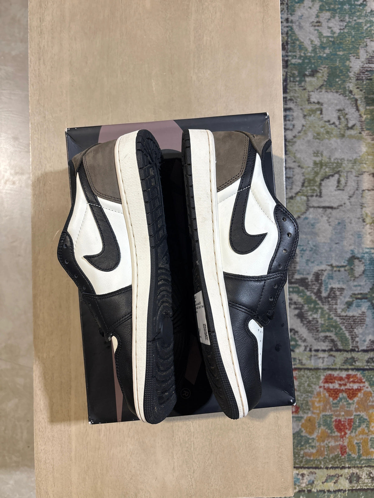 Jordan 1 Retro Low OG Mocha - Pre-Owned