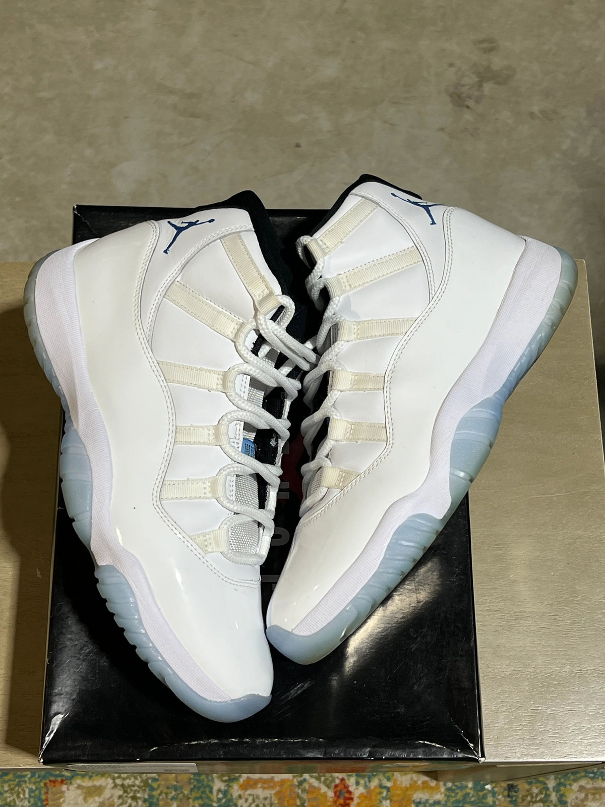 Jordan 11 Retro Legend Blue (2024) - Pre-Owned