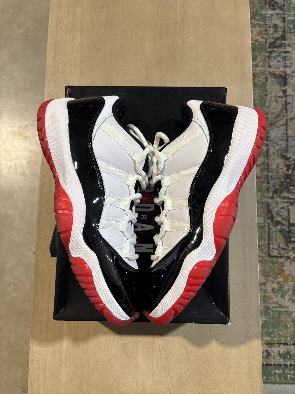 Jordan 11 Retro Low Concord Bred - Pre-Owned
