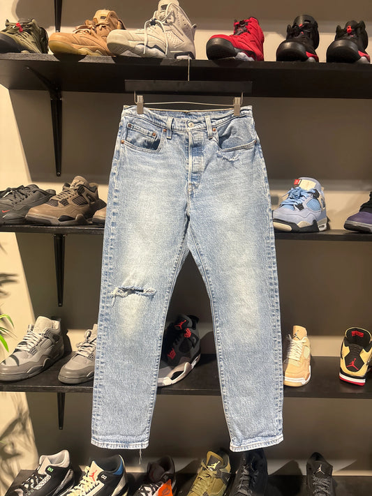 Vintage Light Wash Levi Jeans Sz 30 - Pre-Owned