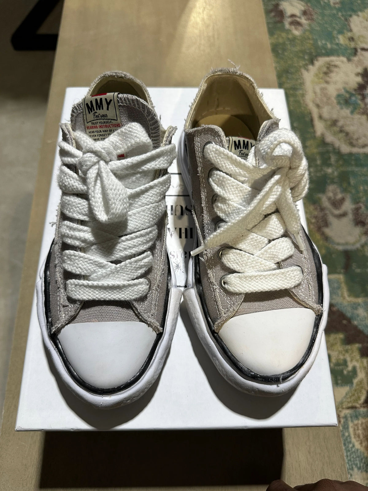 Maison Mihara Peterson Grey/White Used Sz 5 - Pre-Owned